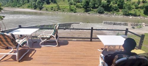 Kel Hotel | Riverside Challets Sharda