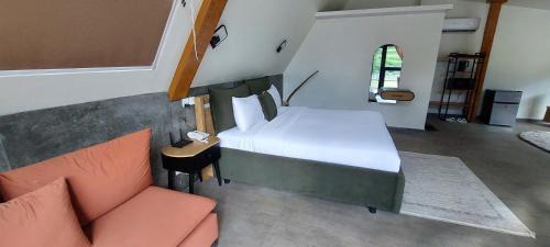 Kel Hotel | Riverside Challets Sharda