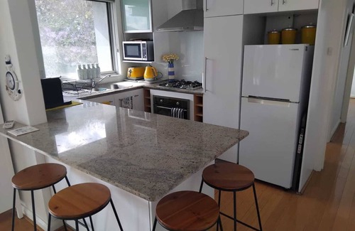 Applecross Apartment | Riverside Escape | 2BR Large Balcony with River Views *Applecross*