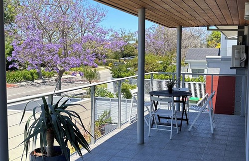 Applecross Apartment | Riverside Escape | 2BR Large Balcony with River Views *Applecross*