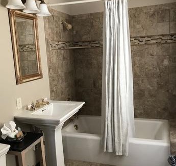 Lava Hot Springs Hotel | Riverside Hot Springs Inn & Spa - Adults Only