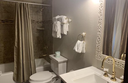 Lava Hot Springs Hotel | Riverside Hot Springs Inn & Spa - Adults Only