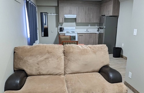 Medicine Hat Hotel | Riverside Motel & Suites