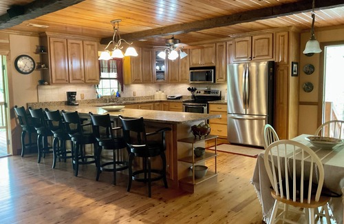 Red Level House | Riverside Retreat LLC.