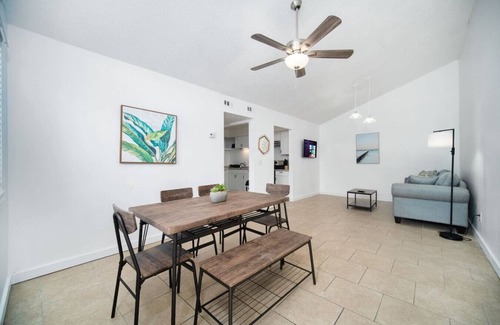 Southpoint House | Riverside Retreat, Patio Near Beaches