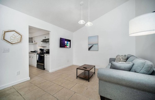 Southpoint House | Riverside Retreat, Patio Near Beaches