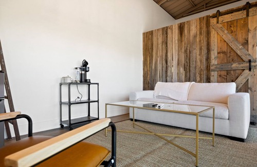 Springerville Cabin | Riverside Suite Casita 8