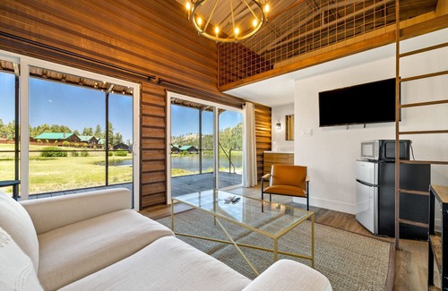 Springerville Cabin | Riverside Suite Casita 9