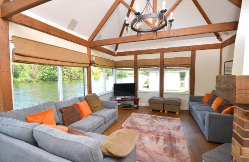 Horning House | Riversmead Cottage in the center of the village of Horning on the Norfolk Broads