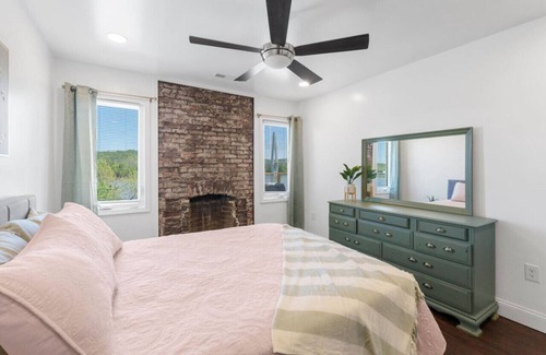 Russell Apartment | RiverSuite2 - A the view that soothes a soul.