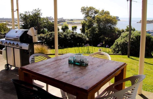 Riverton House | ★Riverton Views has Spectacular Views!★Beach/Township 2 mins★Wifi★