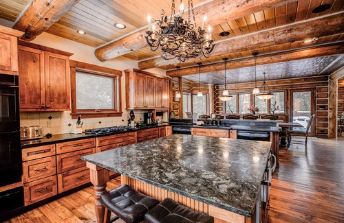 Breckenridge House | Rivertree Lodge Home: Riverfront Serenity, All The Amenities