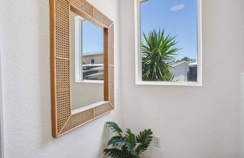 Nettles Island House | Riverview Beautiful remodeled 2 bd 2 bath beach home on Nettles Island