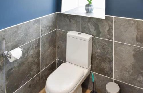 Knaresborough House | Riverview Cottage at Lido Leisure Park