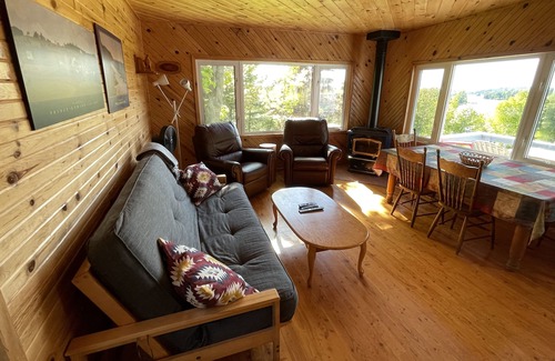 Anne's Land Cabin | Riverview Escape - Cozy cottage with stunning view