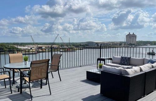 Historic District - North House | Riverview Estate