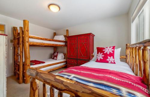 Teton Village Apartment | RMR: Teewinot C3 Condo in Teton Village