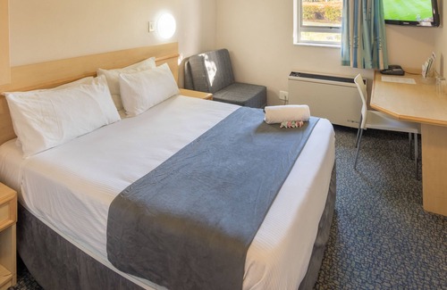 Selborne Hotel | Road Lodge East London