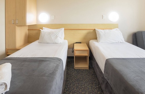 Selborne Hotel | Road Lodge East London