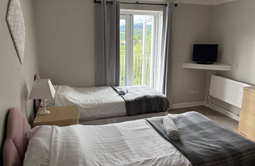 Gilwern Hotel | Roadhouse LLanwenarth