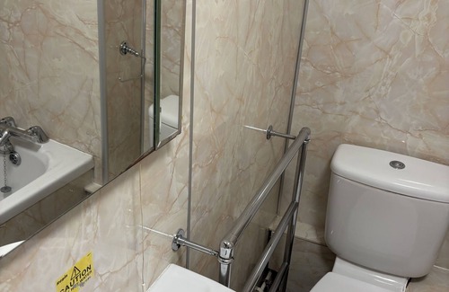 Gilwern Hotel | Roadhouse LLanwenarth