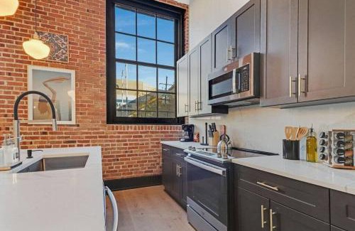 Arts/Warehouse District House | Roami at The Lola Group Friendly #81