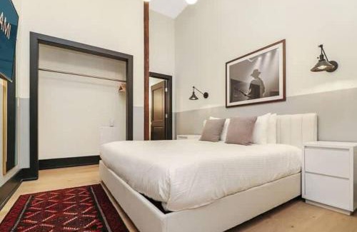 Arts/Warehouse District House | Roami at The Lola Group Friendly #81