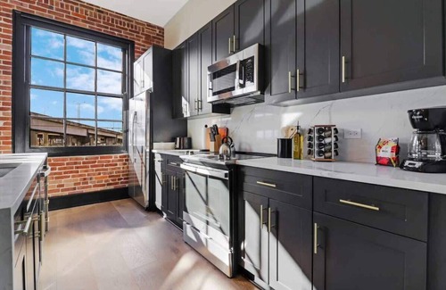 Arts/Warehouse District House | Roami at The Lola | Near French Qtr. | 2 Bedroom