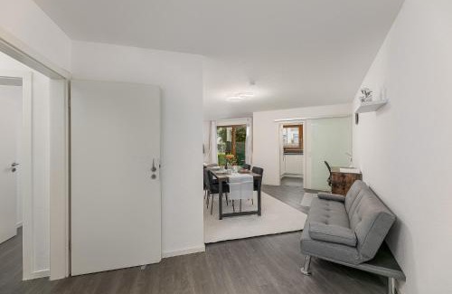 Weil der Stadt Apartment | Rob's Flat - Moderne 3-Zimmer-Ferienwohnung mit Terrasse, 6 Schlafplätzen, 2 Min S-Bahn, Weil der Stadt bei Stuttgart