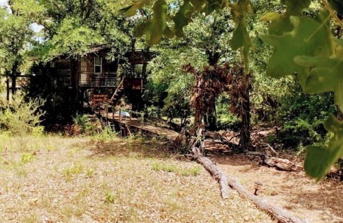 Lockhart Apartment | Robin's Nest Treehouse