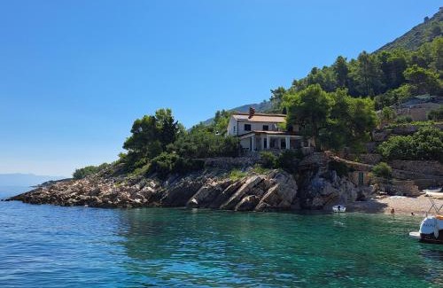 Gdinj House | Robinson Ane