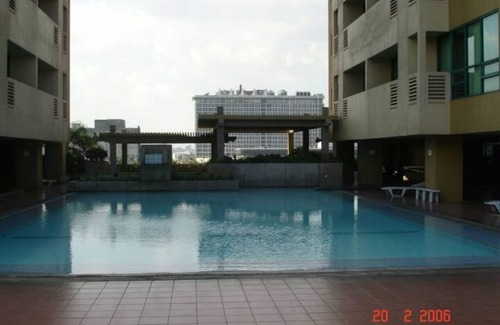 Ermita Condo | Robinson Place 68 sq.m Entire One Condo Unit i