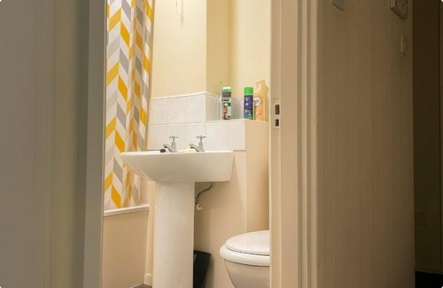 Rochdale Apartment | Rochdale Retreat - Cozy Apartment Stay