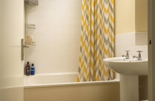 Rochdale Apartment | Rochdale Retreat - Cozy Apartment Stay