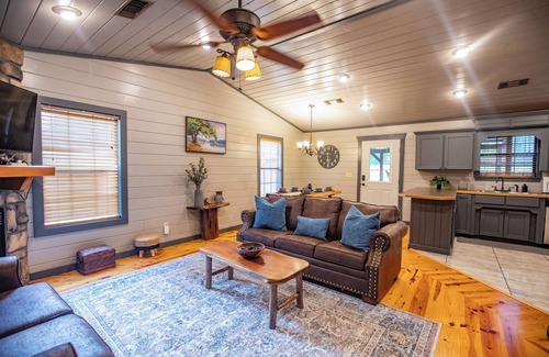 Broken Bow Cabin | Rock and Reel-2 Bed/Hot Tub
