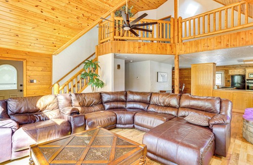 Davis Cabin | 'Rock Creek Lodge' 1 Mi to Lake of the Arbuckles!