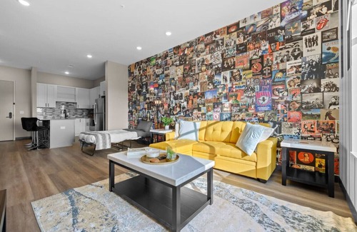 South Nashville Apartment | Rock & Roll Retreat + Free Wifi