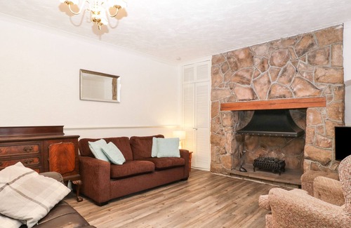 Weston-super-Mare Apartment | ROCKHAVEN, pet friendly, with a garden in Weston-Super-Mare