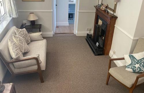 Newry House | Rocklea Seaside Cottage