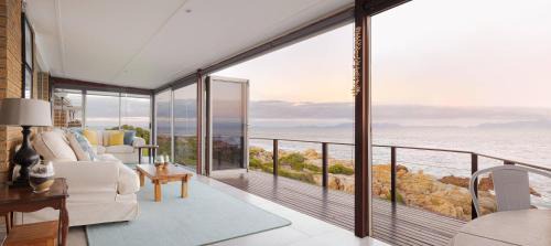 Helderberg Rural House | Rocky Bay on the View