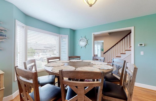 Seaside House | Rocky Beach House by the Cove