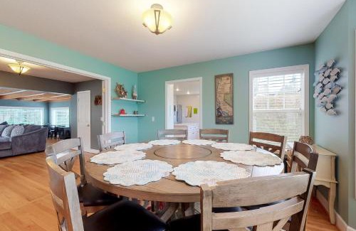 Seaside House | Rocky Beach House by the Cove