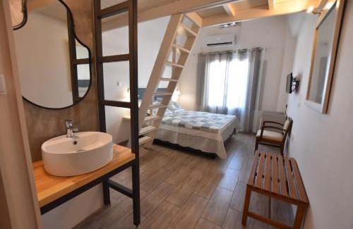 Akrotiri Hotel | Rodakas Hotel