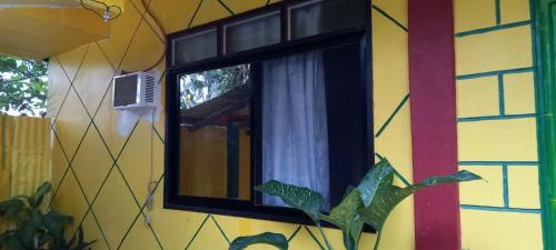 Port Barton House | Rodel Yellow Hauz