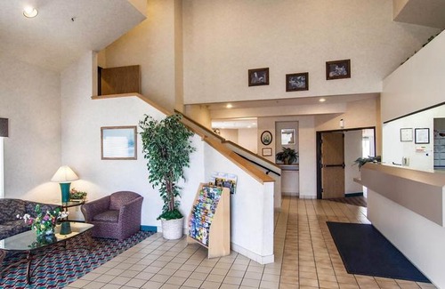 Salem Hotel | Rodeway Inn Salem