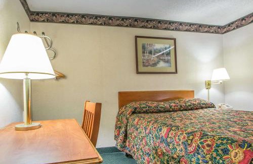 Bedford Hotel | Rodeway Inn