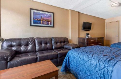 Peterson Park Hotel | Rodeway Inn