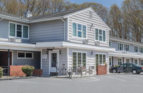 Waterford Hotel | Rodeway Inn Waterford - New London