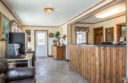 Waterford Hotel | Rodeway Inn Waterford - New London