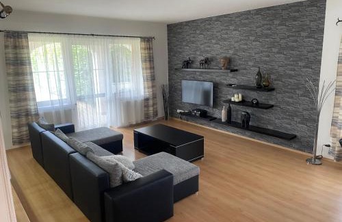 Golcuv Jenikov Villa | Rodinný dům Divišov u Benešova, Na Spravedlnosti 276